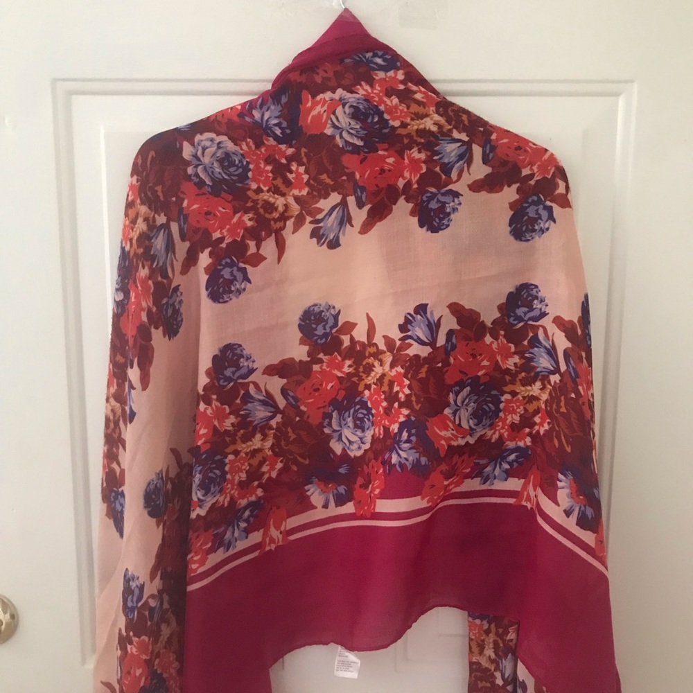 Lightweight Pink Floral Scarf/Wrap